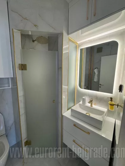 CRVENI KRST | 4zida.rs