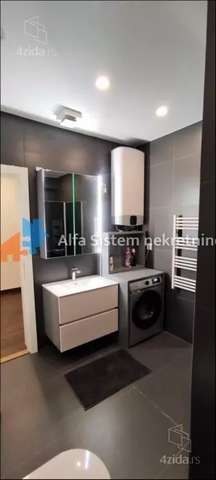 Petosoban stan | 4zida
