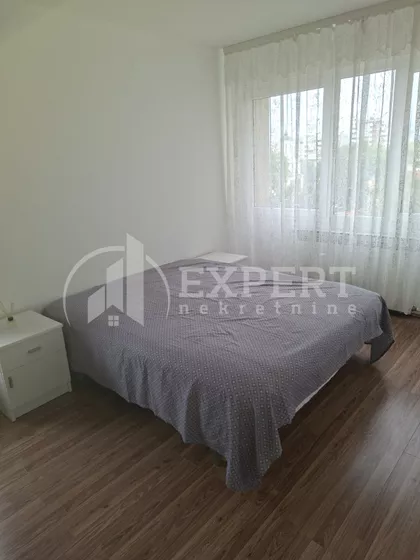 Trg 14. oktobra | 4zida.rs