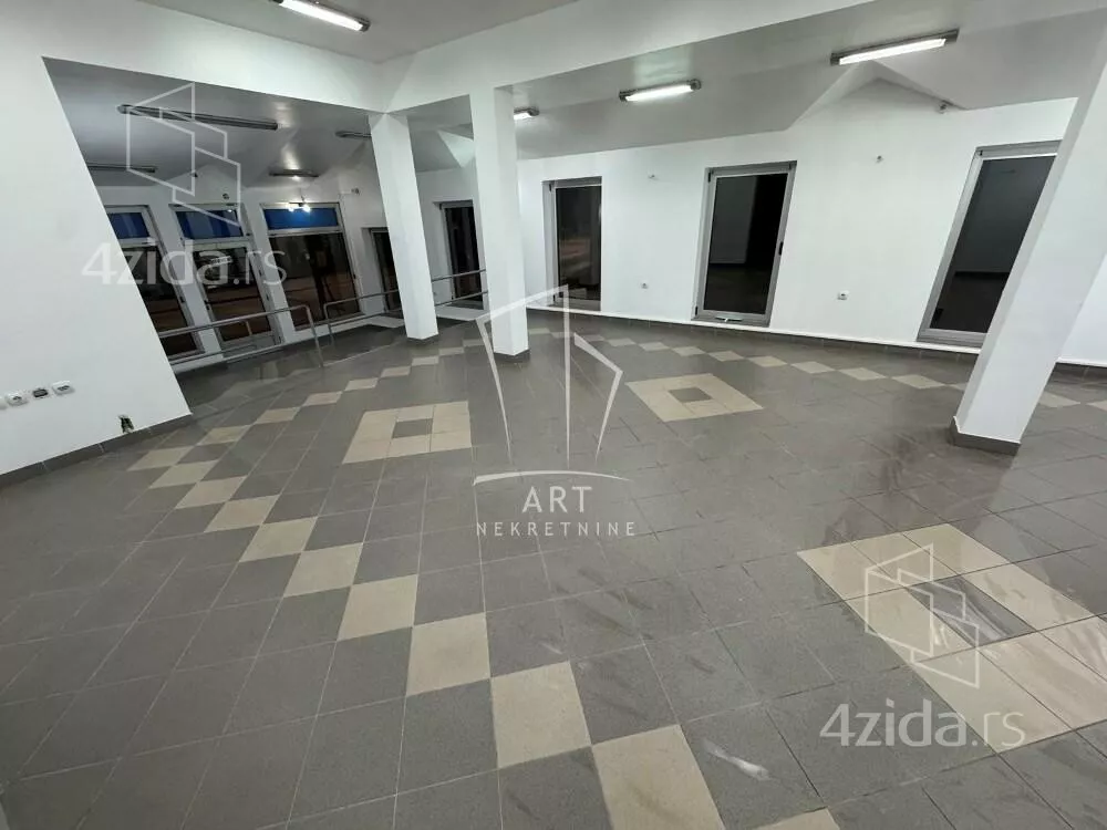 Lokal | 4zida