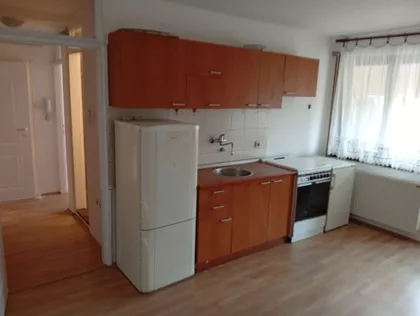 Trg Pavla Stojkovića | 4zida.rs