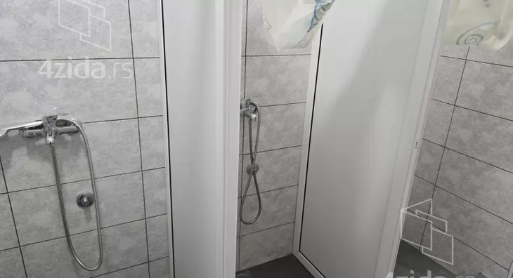 Šestosoban stan | 4zida