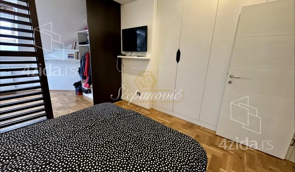 Troiposoban stan | 4zida