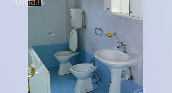 Šestosoban stan | 4zida