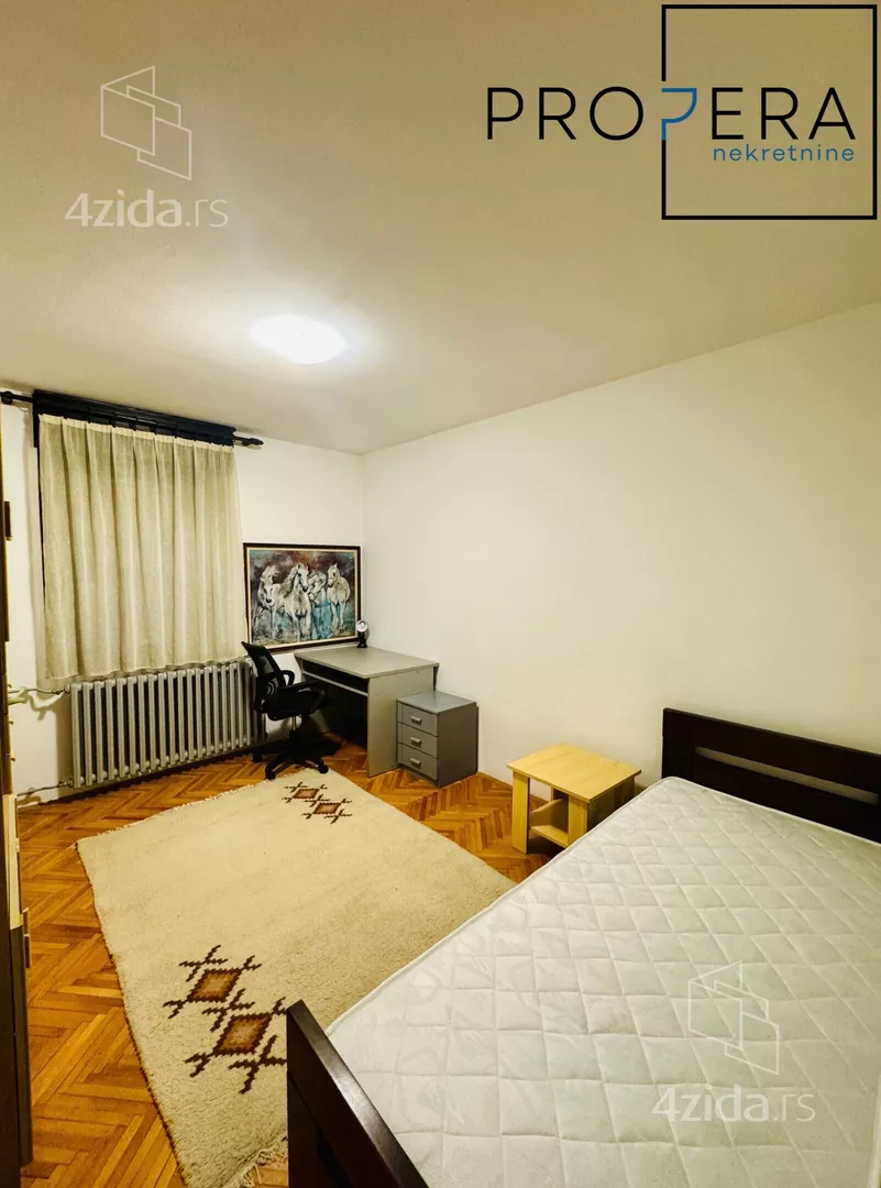 Četvoroiposoban stan | 4zida