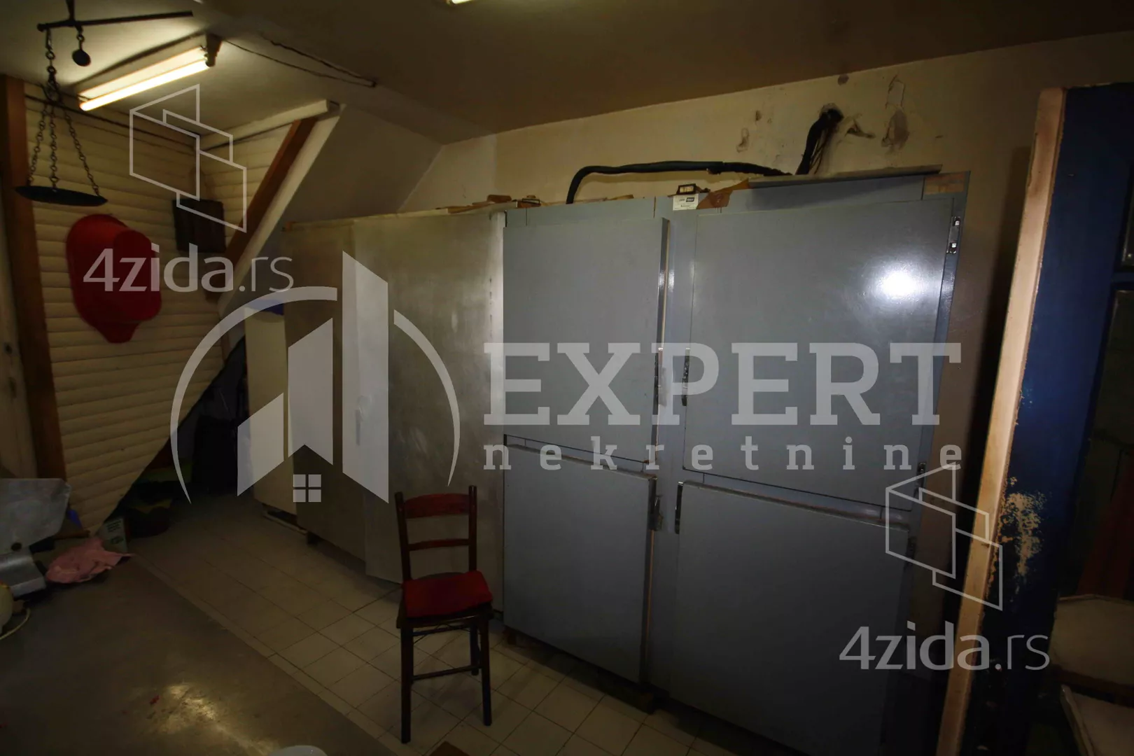 Lokal | 4zida