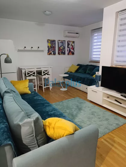 Milana Rakića | 4zida.rs