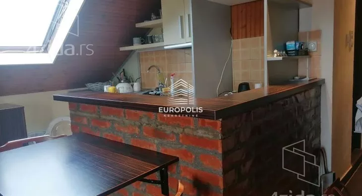 Šestosoban stan | 4zida