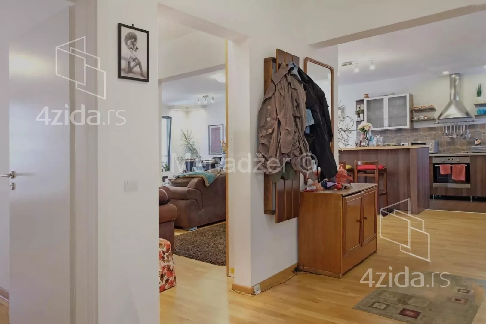 Trosoban stan | 4zida