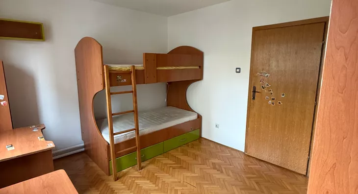 Četvoroiposoban stan | 4zida