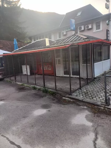 Okolne lokacije | 4zida.rs