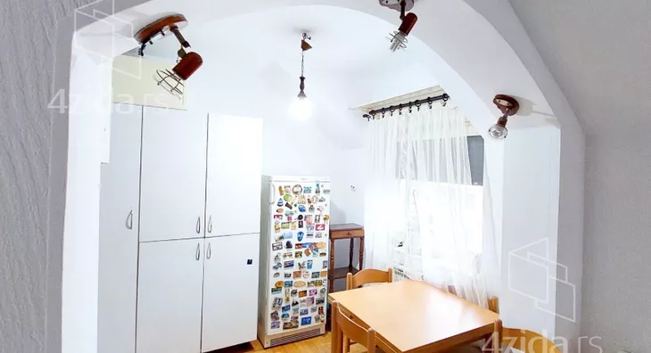 Petoiposoban stan | 4zida