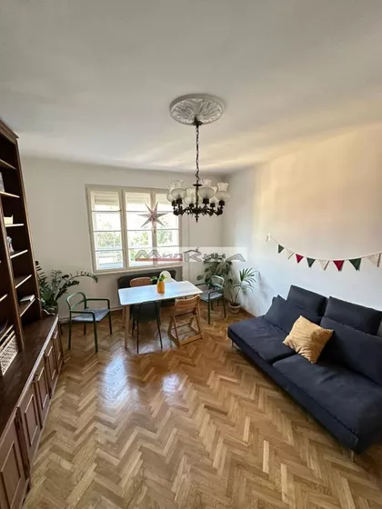 Klinički Centar | 4zida.rs