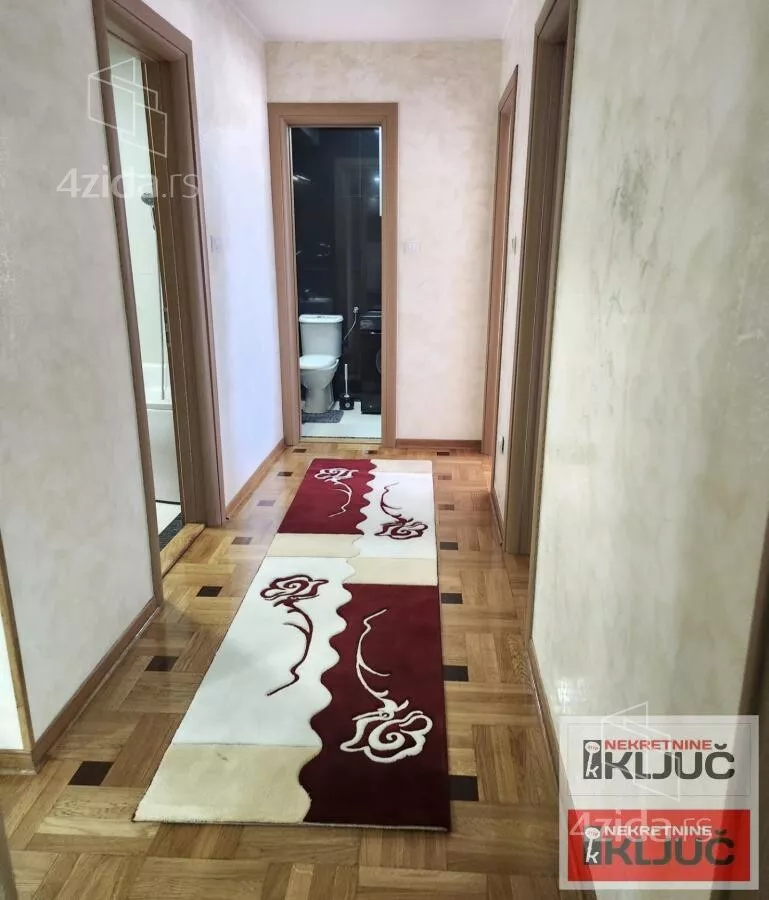 Troiposoban stan | 4zida