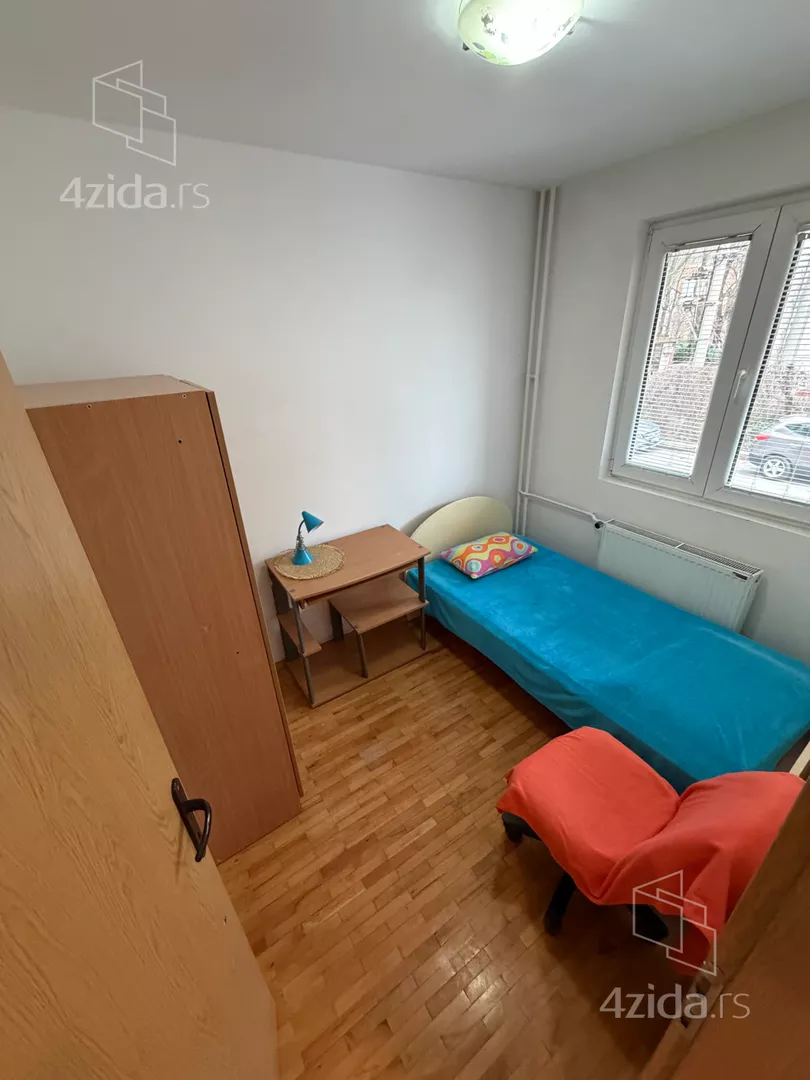 Petosoban stan | 4zida