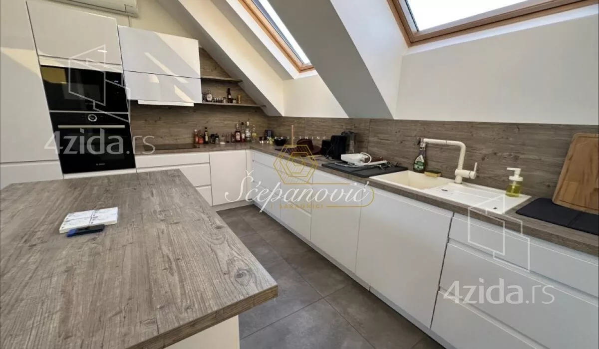 Petosoban stan | 4zida