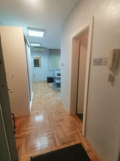 Braće Ribnikar | 4zida.rs