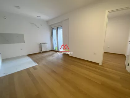 Pavla Papa | 4zida.rs