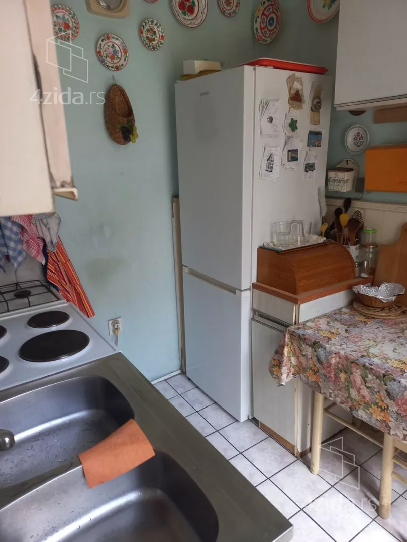 Petosoban stan | 4zida