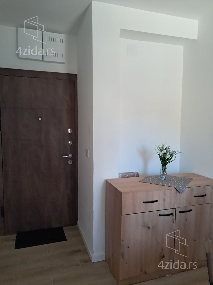 Сдается полуторакомнатная квартира, Milovana Gušića 76, 260€, 32m² — фото
