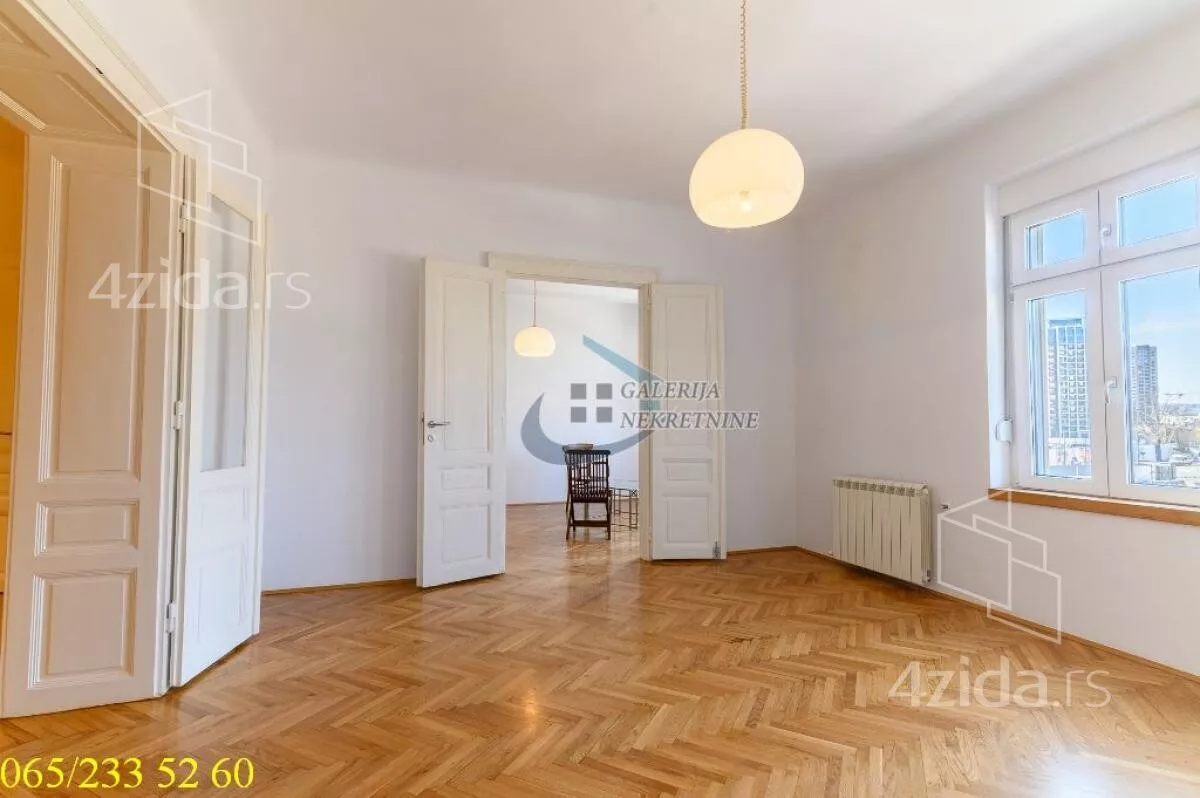 Četvoroiposoban stan | 4zida