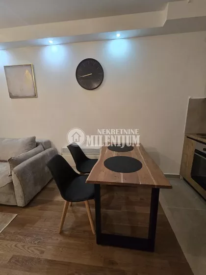 Vojvođanska | 4zida.rs