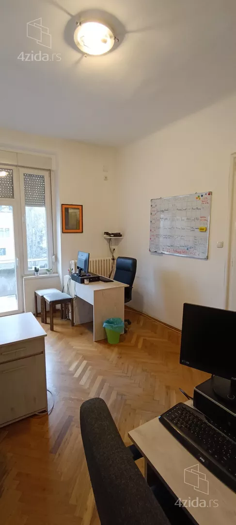 Šestosoban stan | 4zida