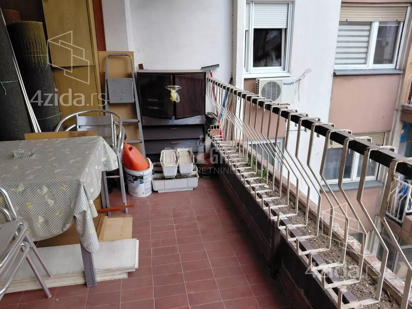 Troiposoban stan | 4zida