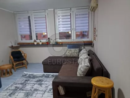 Pariske komune | 4zida.rs