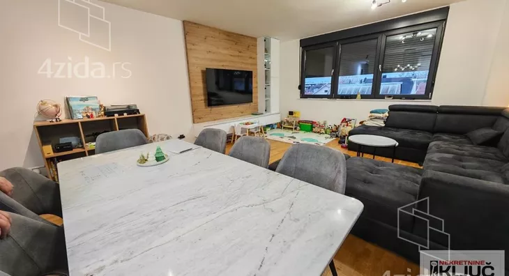 Troiposoban stan | 4zida