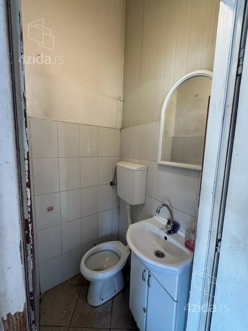 Lokal | 4zida