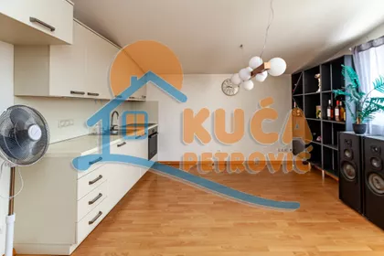 Ivana Milutinovića | 4zida.rs