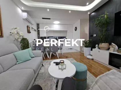 Karađorđeva | 4zida.rs