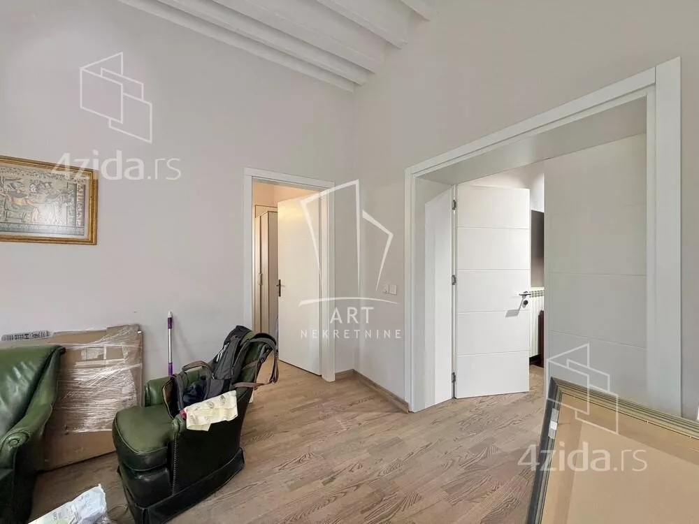 Petoiposoban stan | 4zida