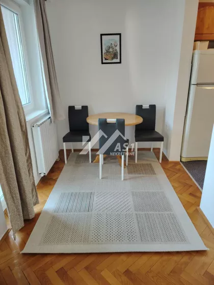 Petra Drapšina | 4zida.rs