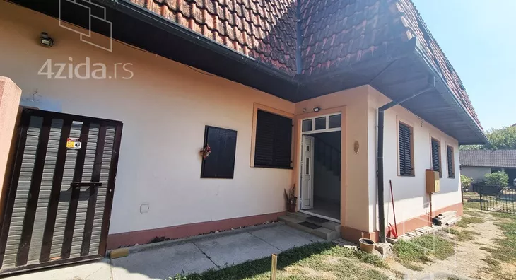 Petoiposoban stan | 4zida