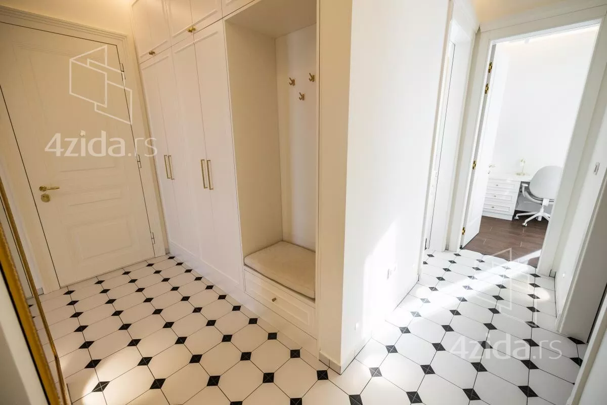 Petosoban stan | 4zida