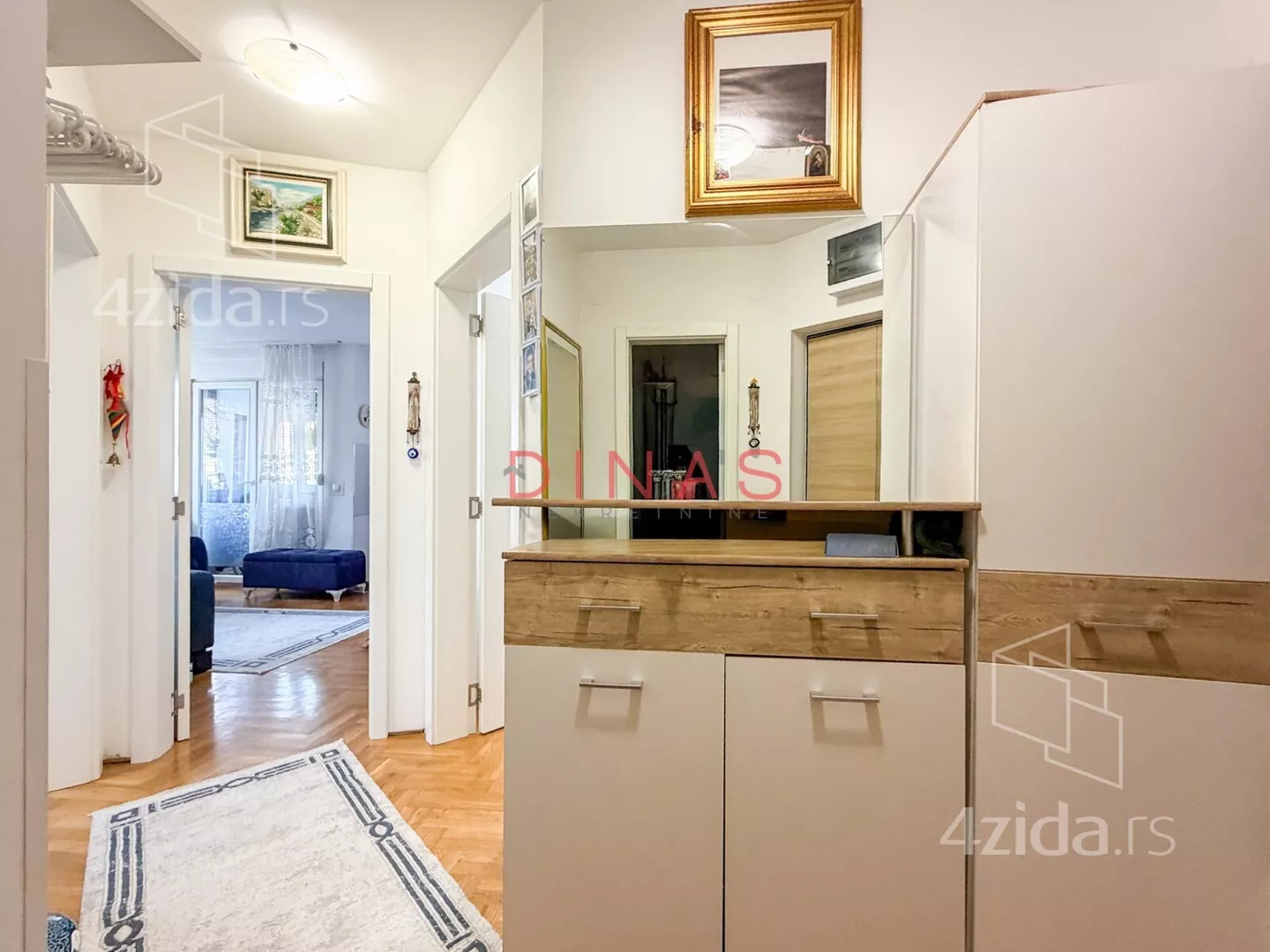 Dvoiposoban stan | 4zida