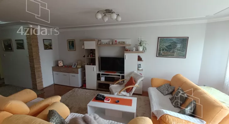 Troiposoban stan | 4zida