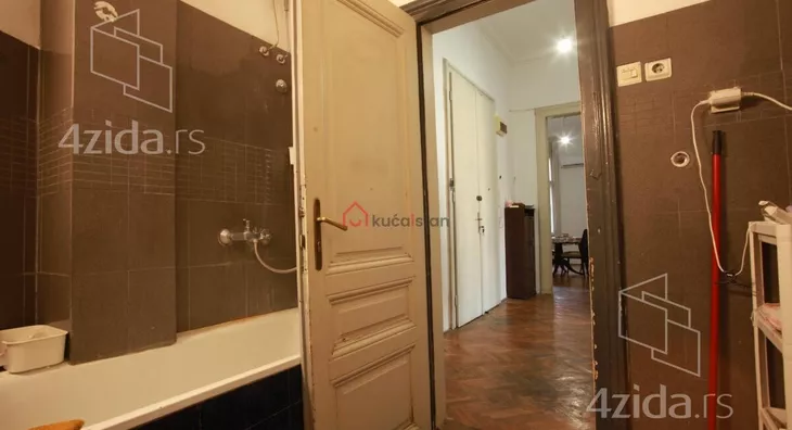 Šestosoban stan | 4zida