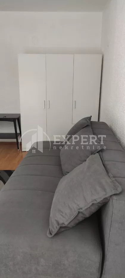 Velikotrnavska | 4zida.rs