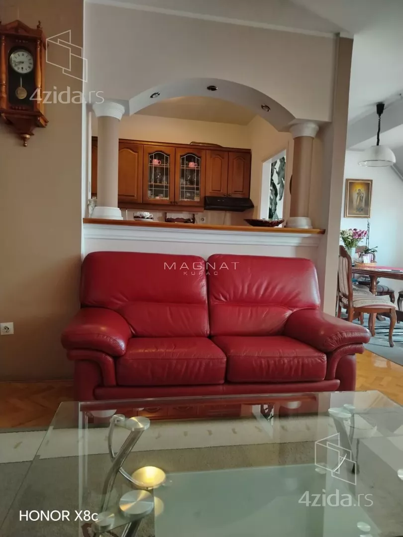 Troiposoban stan | 4zida