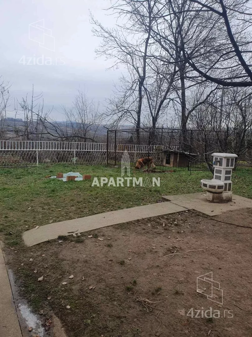 Četvoroiposoban stan | 4zida