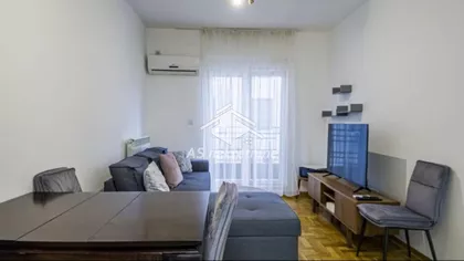 Vukov Spomenik | 4zida.rs