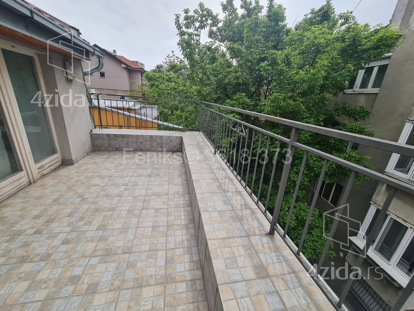Šestosoban stan | 4zida