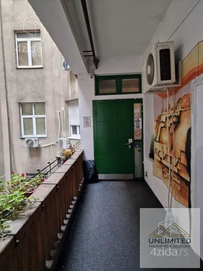 Četvoroiposoban stan | 4zida