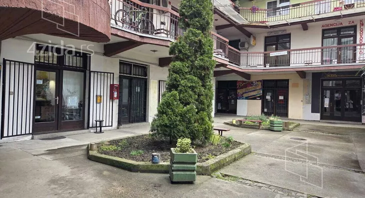 Poslovni prostor | 4zida