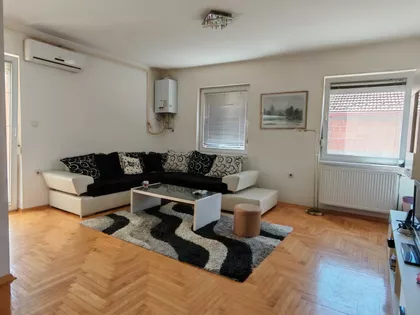 Ljubice Ravasi | 4zida.rs