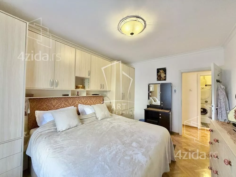 Petosoban stan | 4zida