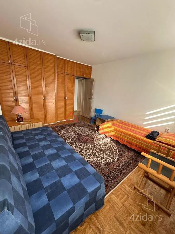 Petosoban stan | 4zida